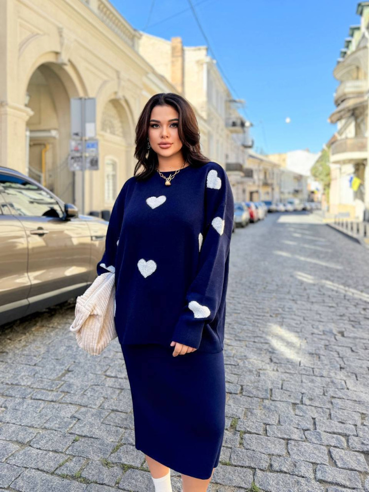 Красивый вязаный костюм с юбкой AMU-A010T1050 Красивый вязаный костюм с юбкой AMU-A010T1050