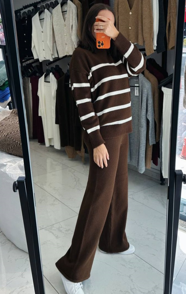 Вязаный женский оверсайз костюм AMU-A7019T1150 Вязаный женский оверсайз костюм AMU-A7019T1150