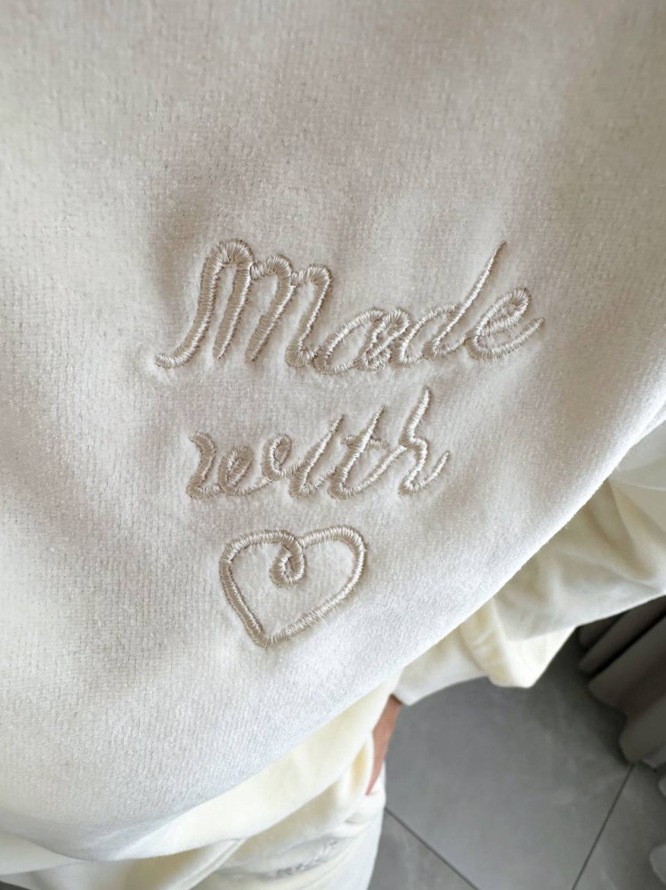 Велюровий прогулянковий костюм AMU-A028T1199 Велюровий прогулянковий костюм AMU-A028T1199