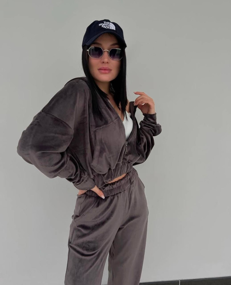 Велюровый женский костюм DMP-R1620T480 Велюровый женский костюм DMP-R1620T480