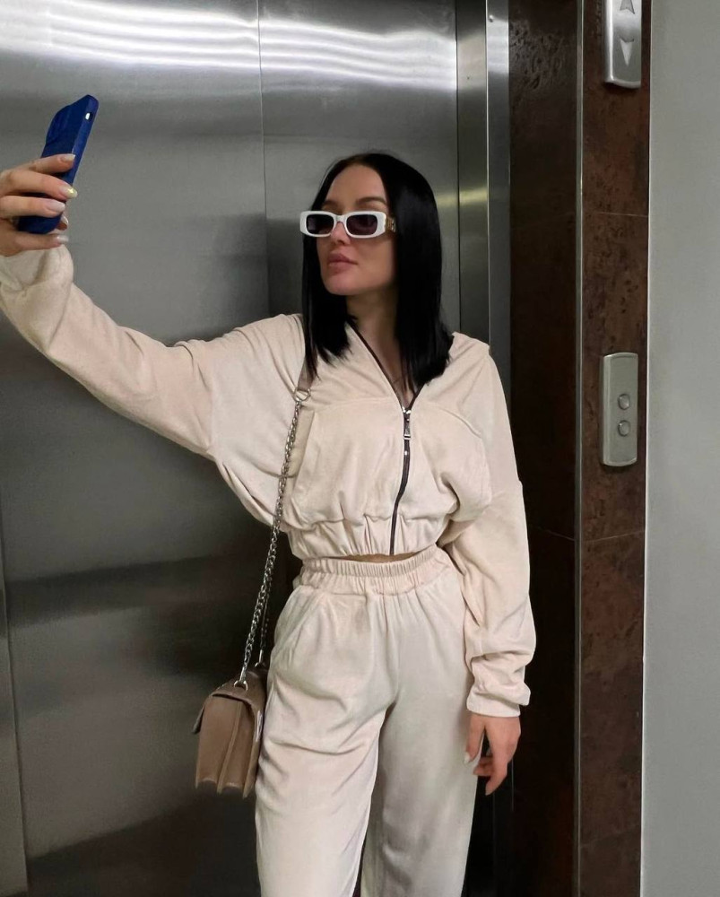 Велюровый женский костюм DMP-R1620T480 Велюровый женский костюм DMP-R1620T480