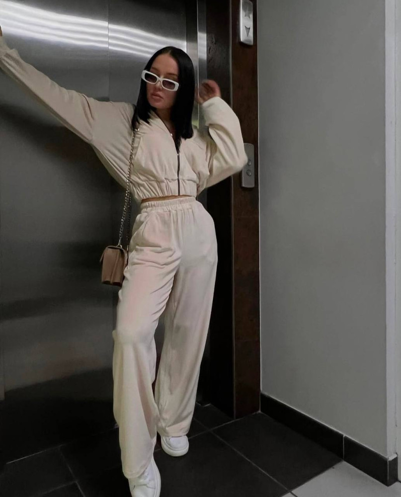 Велюровый женский костюм DMP-R1620T480 Велюровый женский костюм DMP-R1620T480