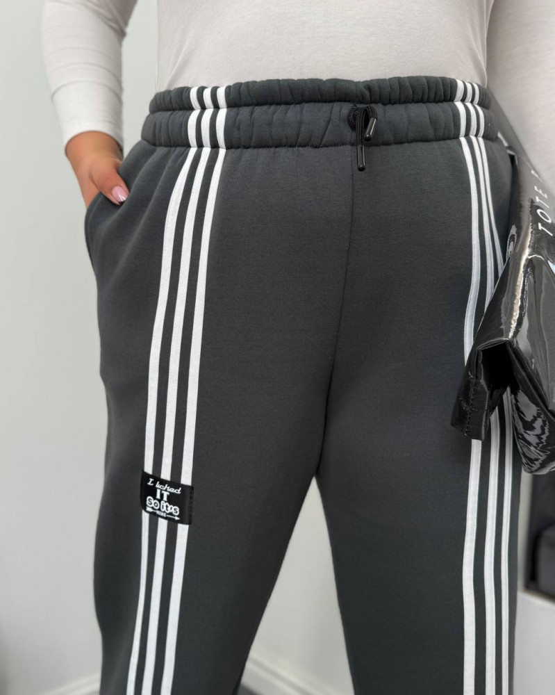 Оверсайз джогеры с лампасами DOL-A396T590 Оверсайз джогеры с лампасами DOL-A396T590