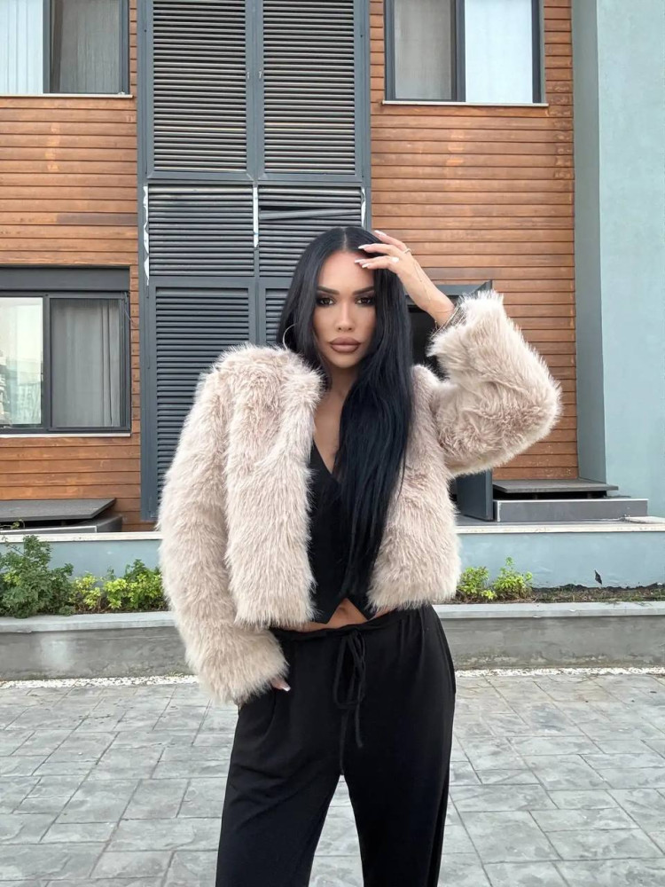 Женская короткая шуба AMU-A1281T1350 Женская короткая шуба AMU-A1281T1350