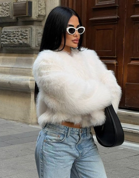 Женская короткая шуба AMU-A1281T1350 Женская короткая шуба AMU-A1281T1350