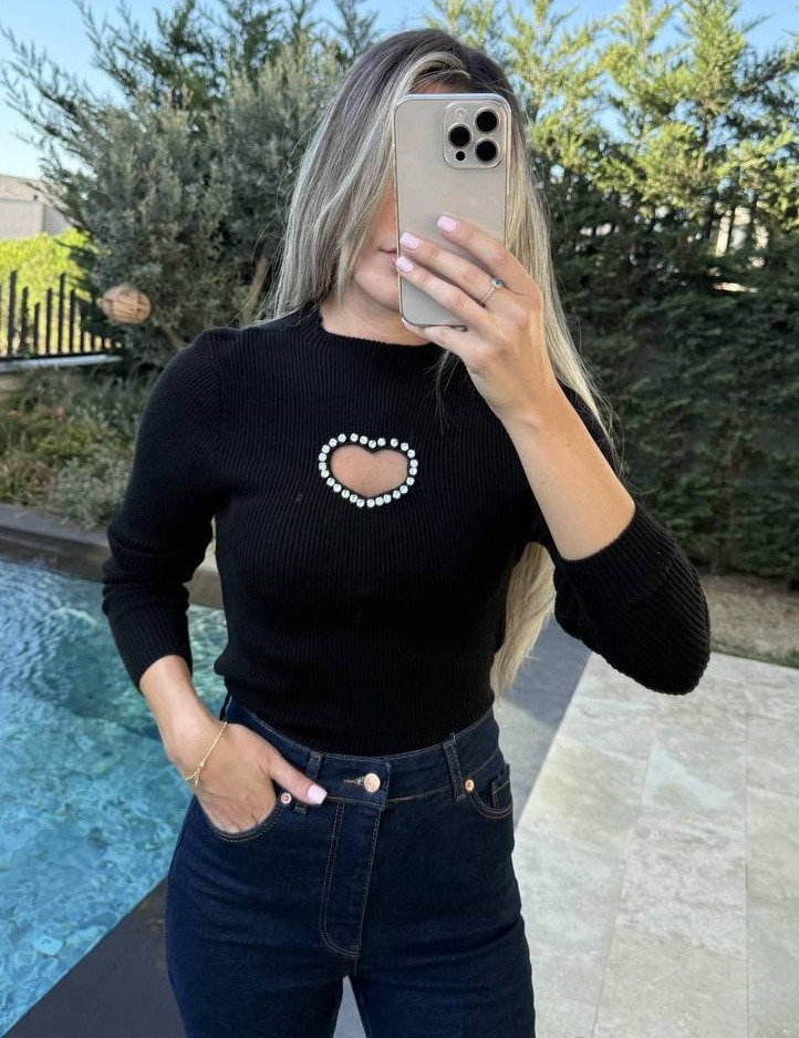 Базовий светр з сердечком AMU-A4810T499 Базовий светр з сердечком AMU-A4810T499