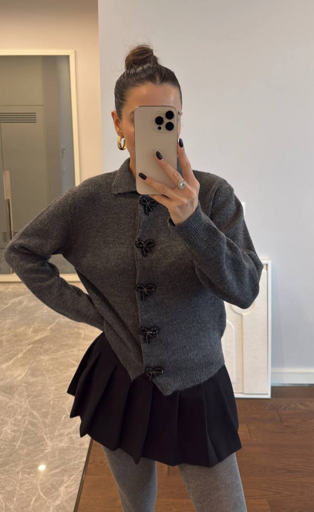 Кардиган із декоративними застібками AMU-A4575T670 Кардиган із декоративними застібками AMU-A4575T670