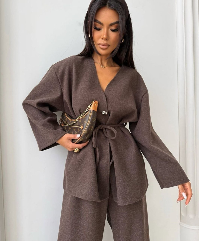 Стильный шерстяной костюм KC-A3356T700 Стильный шерстяной костюм KC-A3356T700