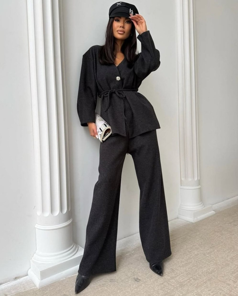 Стильный шерстяной костюм KC-A3356T700 Стильный шерстяной костюм KC-A3356T700