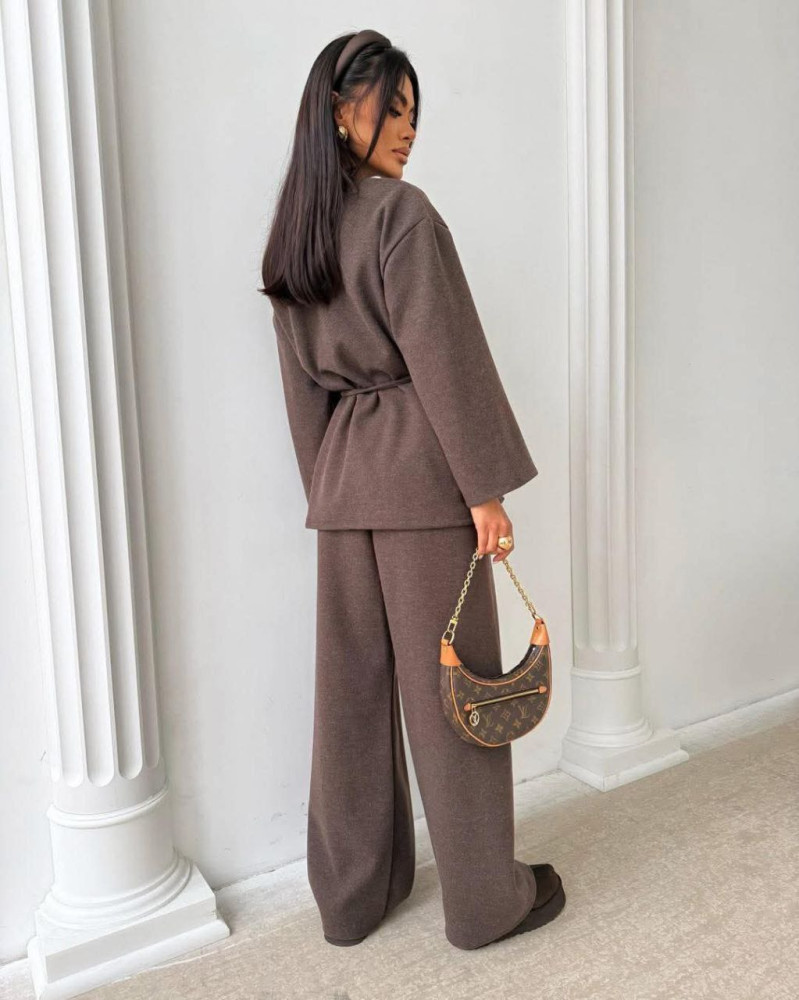 Стильный шерстяной костюм KC-A3356T700 Стильный шерстяной костюм KC-A3356T700