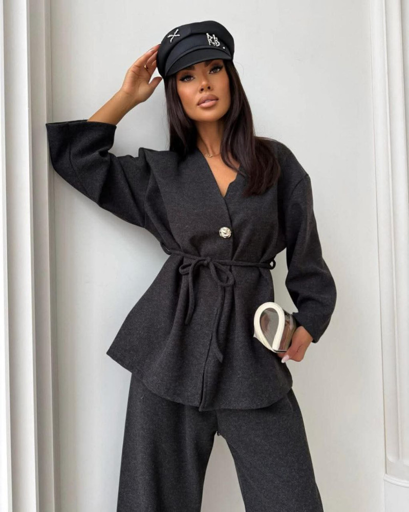 Стильный шерстяной костюм KC-A3356T700 Стильный шерстяной костюм KC-A3356T700