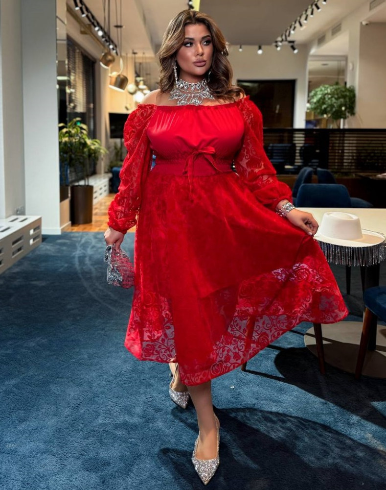 Платье миди со вставками кружева YM-A7125.18T22 Платье миди со вставками кружева YM-A7125.18T22