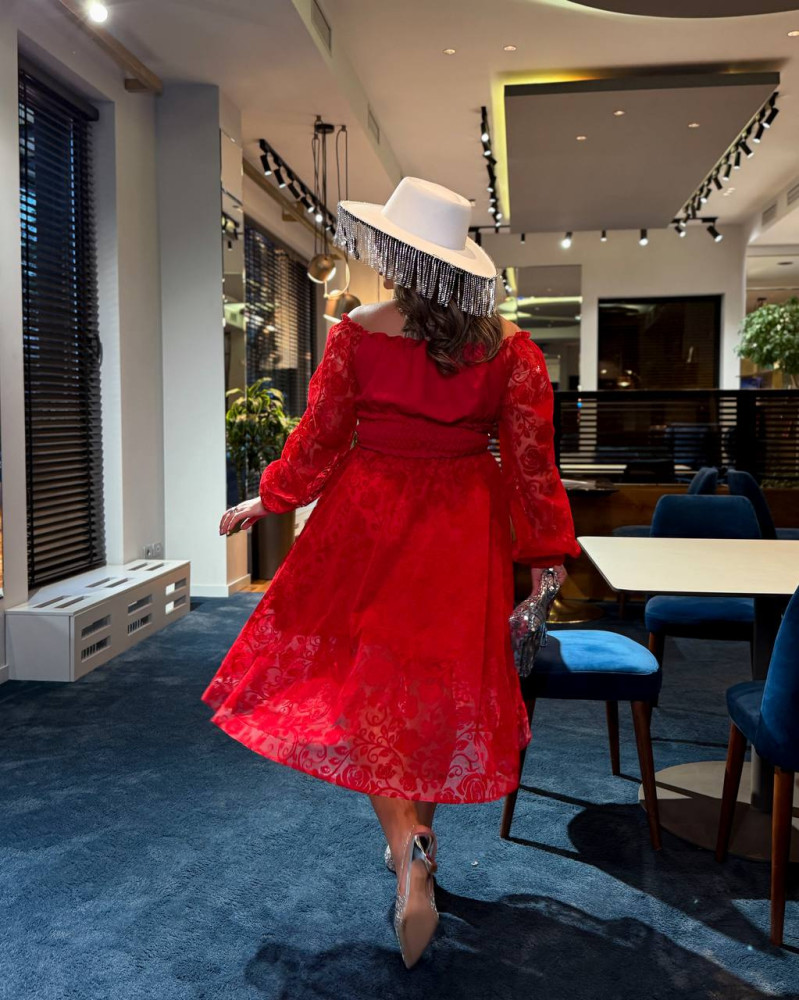 Платье миди со вставками кружева YM-A7125.18T22 Платье миди со вставками кружева YM-A7125.18T22