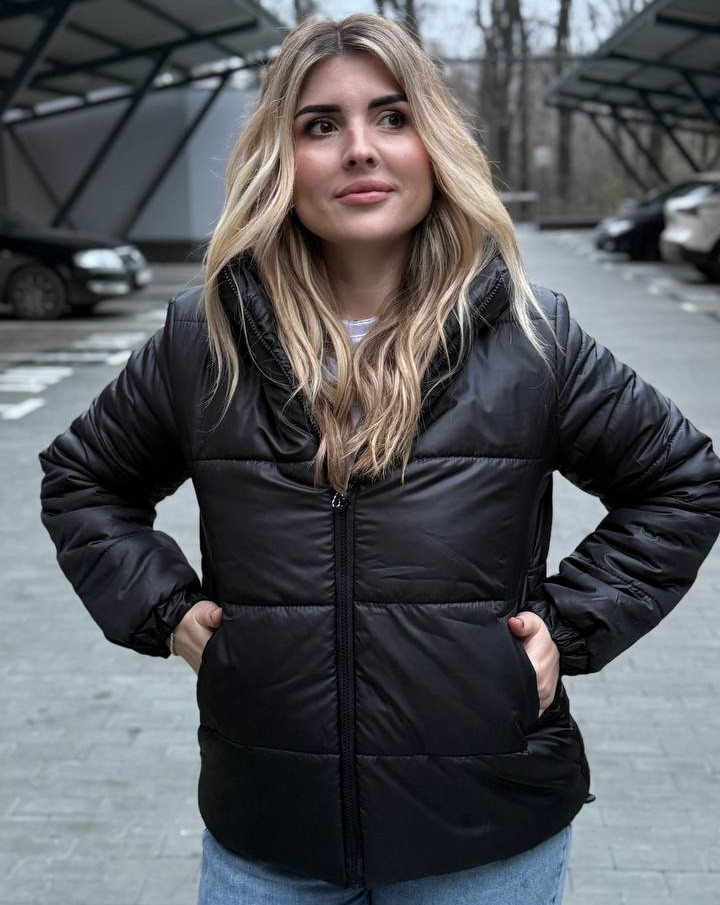 Женская короткая куртка с капюшоном AB-A1771T18 Женская короткая куртка с капюшоном AB-A1771T18