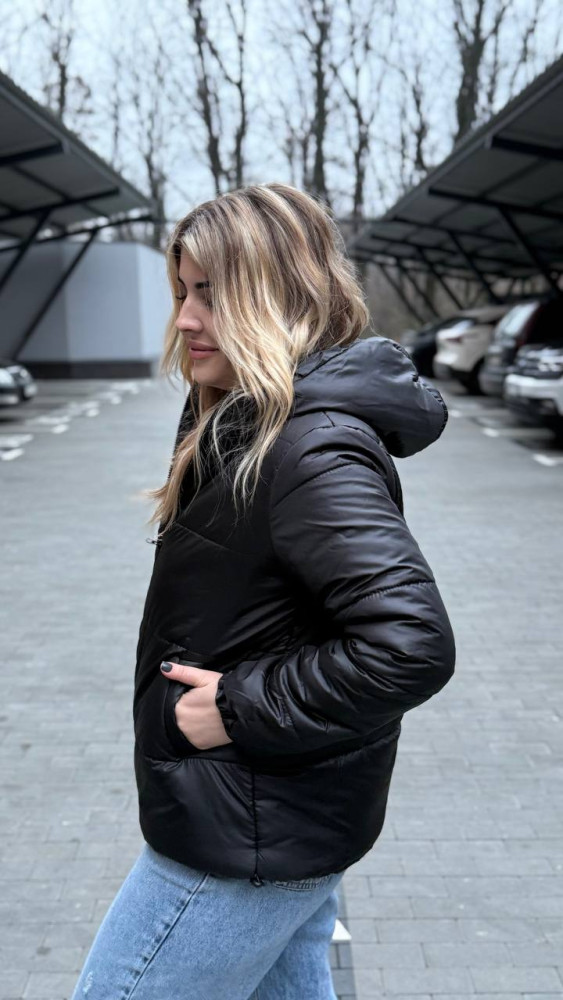 Женская короткая куртка с капюшоном AB-A1771T18 Женская короткая куртка с капюшоном AB-A1771T18