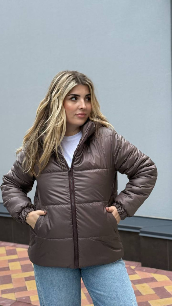 Женская короткая куртка с капюшоном AB-A1771T18 Женская короткая куртка с капюшоном AB-A1771T18