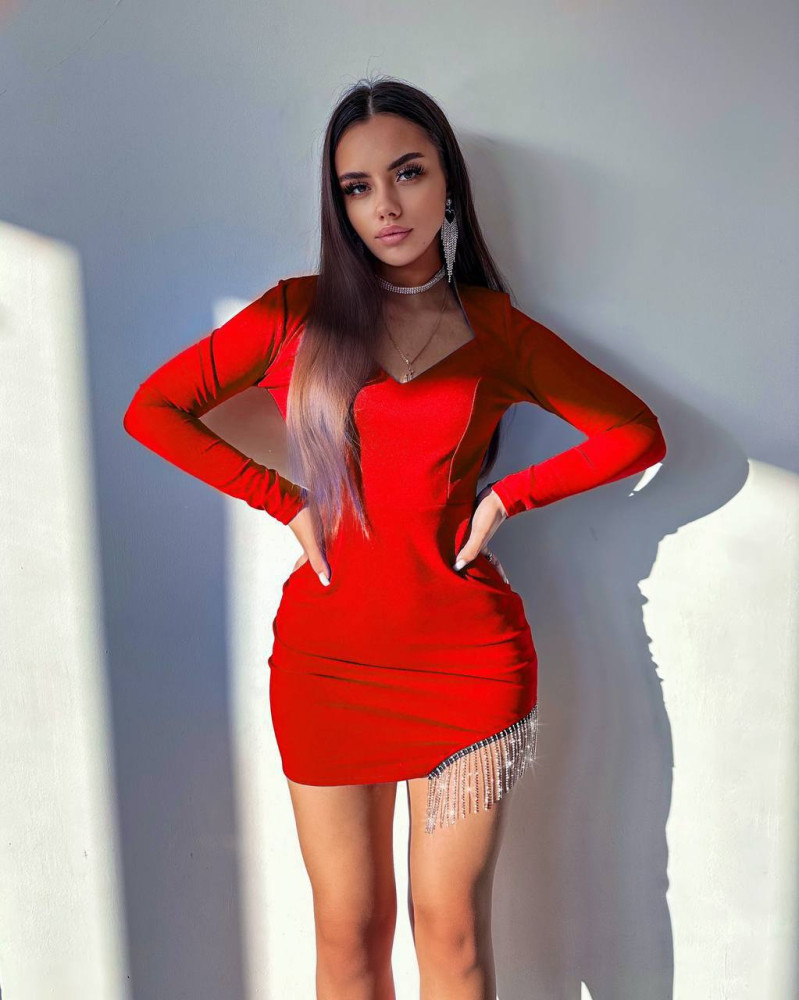 Платье декорированное бахромой со стразами YLM-A529T500 Платье декорированное бахромой со стразами YLM-A529T500