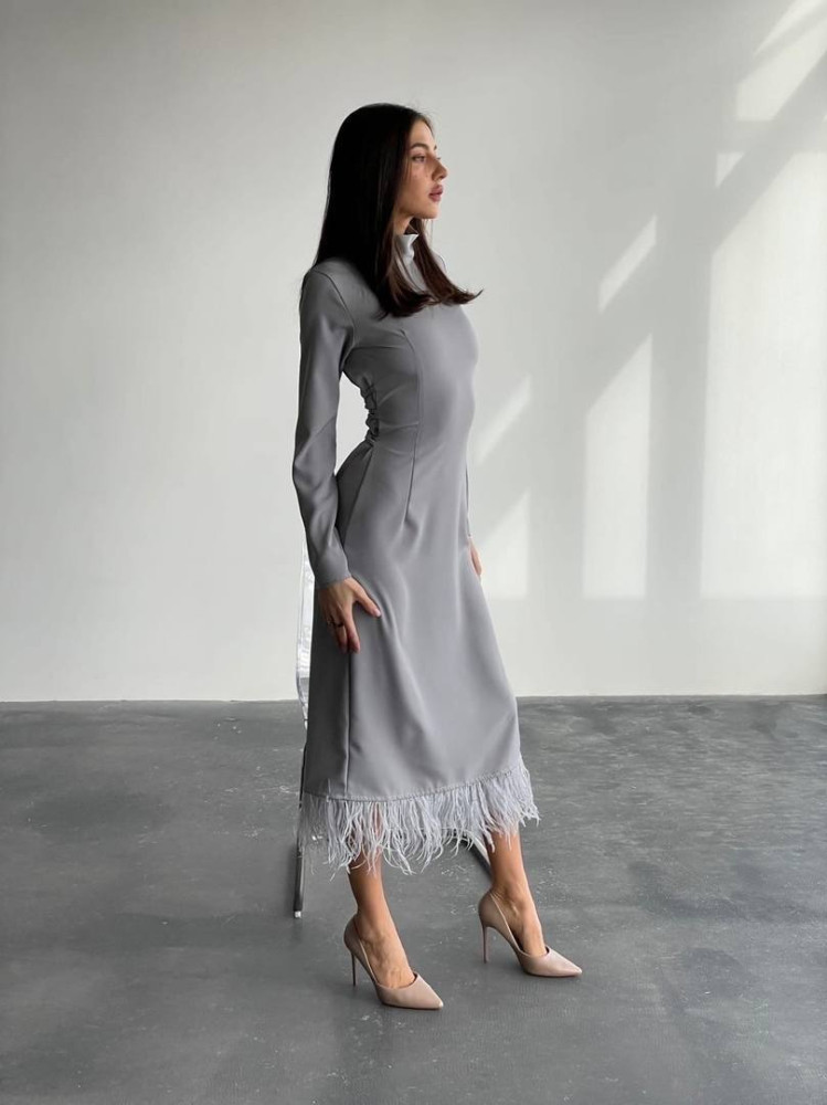 Платье миди с перьями по низу YM-A5597T23 Платье миди с перьями по низу YM-A5597T23