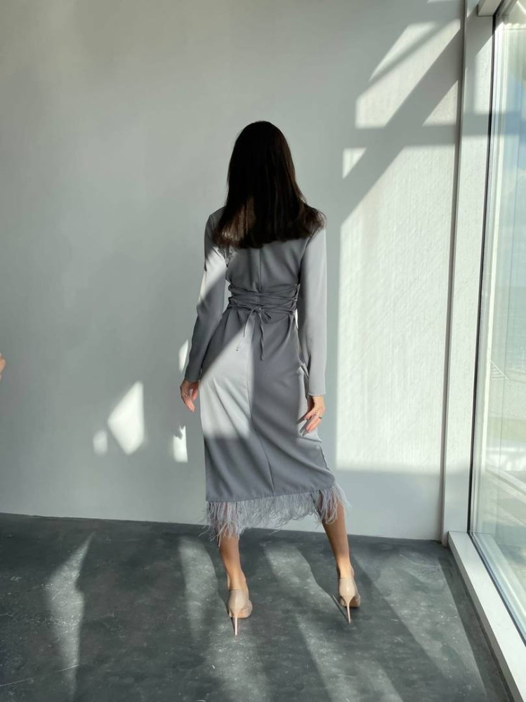 Платье миди с перьями по низу YM-A5597T23 Платье миди с перьями по низу YM-A5597T23