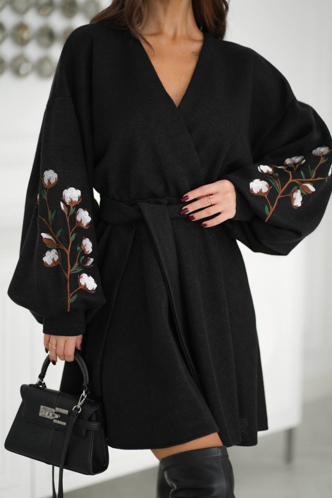 Платье с вышитыми объемными рукавами KA-A7566T1000 Платье с вышитыми объемными рукавами KA-A7566T1000