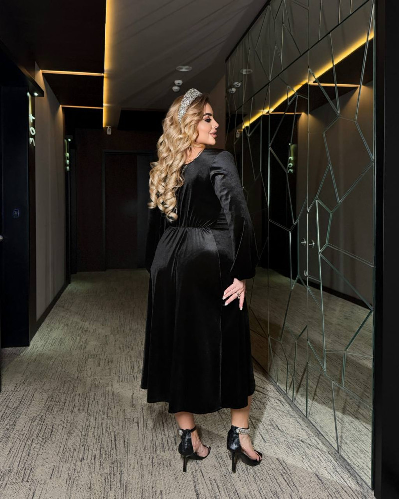 Оксамитова сукня міді MA-N2165T680 Оксамитова сукня міді MA-N2165T680