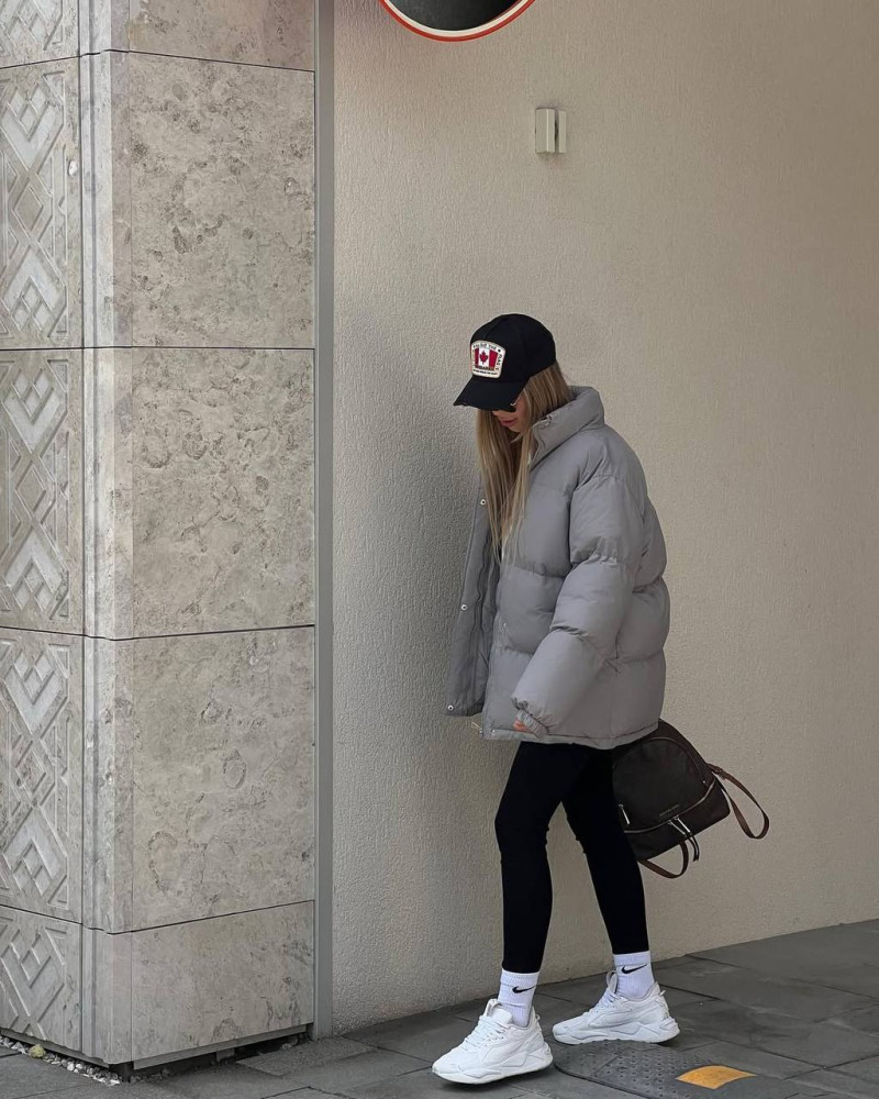 Женская теплая куртка DMP-P4272T680 Женская теплая куртка DMP-P4272T680