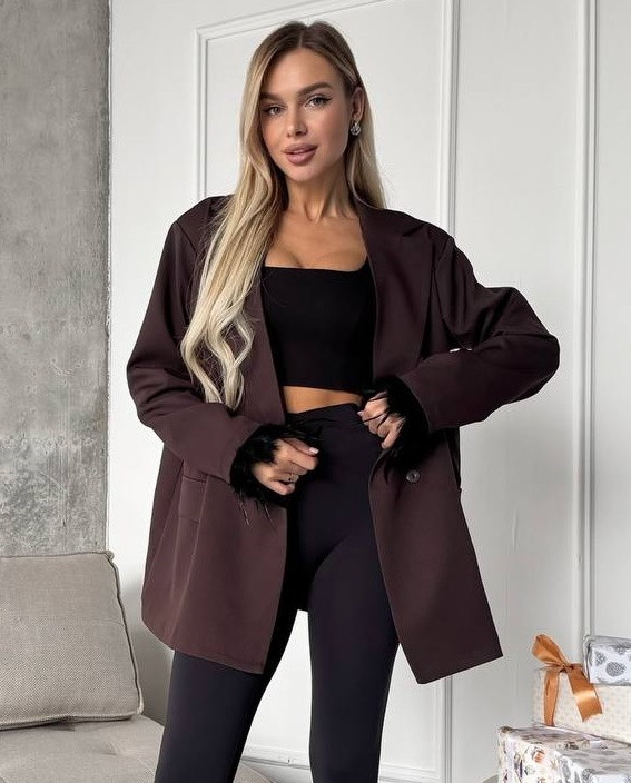 Пиджак с перьями на рукавах ANA-A1709T17 Пиджак с перьями на рукавах ANA-A1709T17