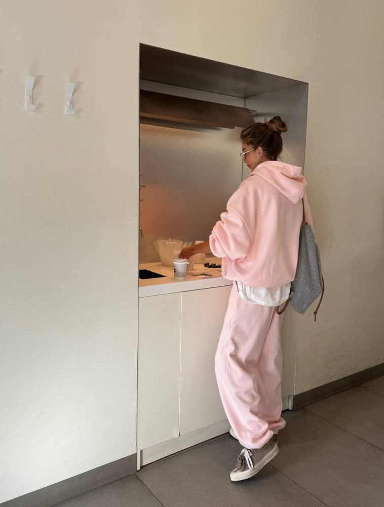 Жіночий спортивний костюм EST-A5982T1000 Жіночий спортивний костюм EST-A5982T1000