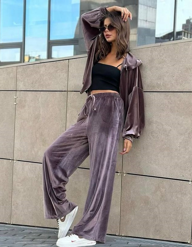 Комфортный велюровый костюм DMP-R1916T500 Комфортный велюровый костюм DMP-R1916T500