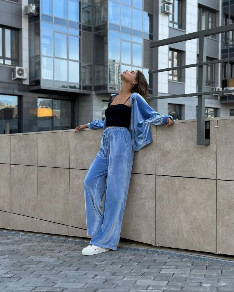 Комфортный велюровый костюм DMP-R1916T500 Комфортный велюровый костюм DMP-R1916T500