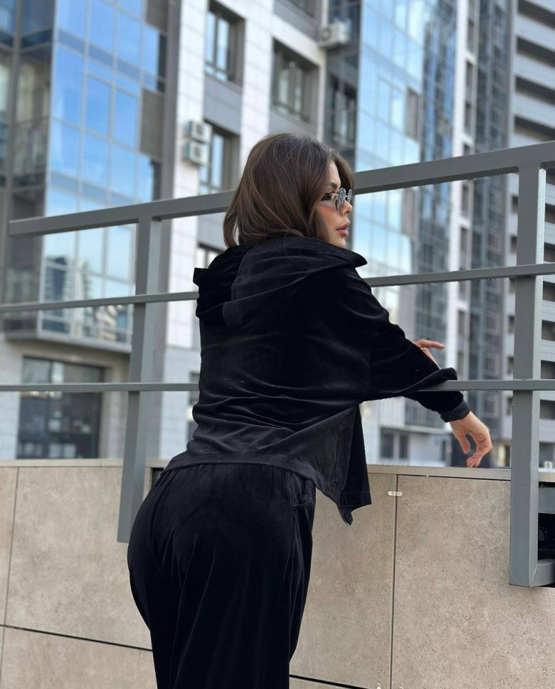 Комфортный велюровый костюм DMP-R1916T500 Комфортный велюровый костюм DMP-R1916T500