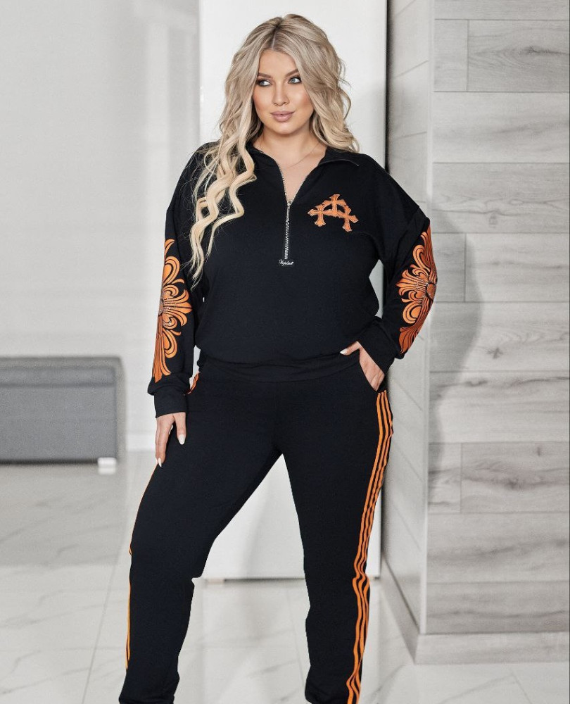 Женский костюм с аппликацией VOJ-A340T800 Женский костюм с аппликацией VOJ-A340T800