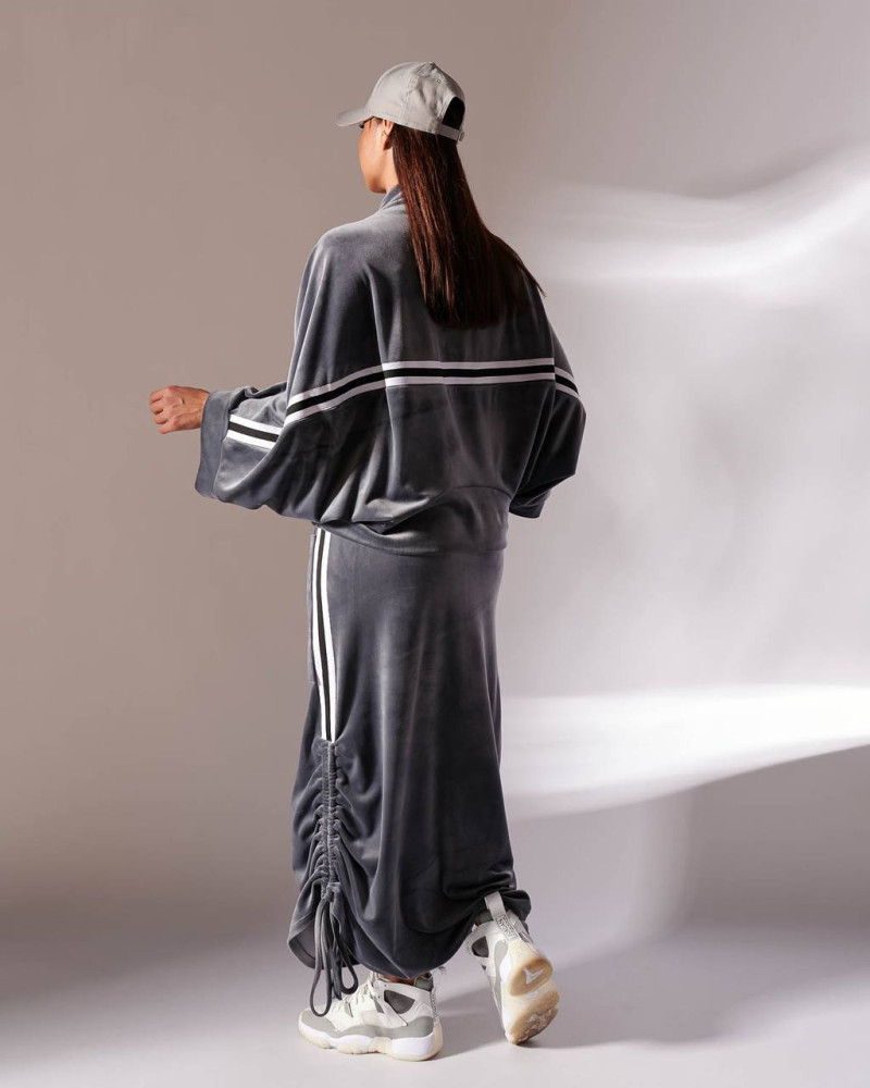 Велюровый костюм с юбкой IS-A013T950 Велюровый костюм с юбкой IS-A013T950