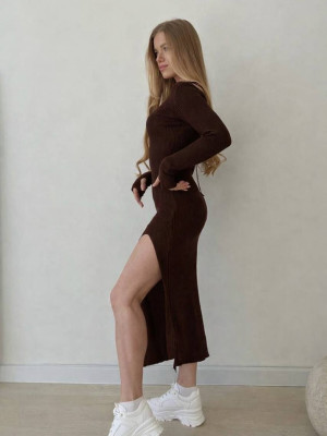 Платье рубчик с разрезом на ноге DMP-A281T330