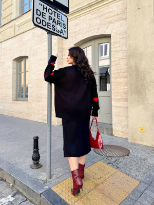 Красивый вязаный костюм с юбкой AMU-A010T1050