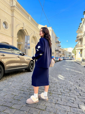 Красивый вязаный костюм с юбкой AMU-A010T1050