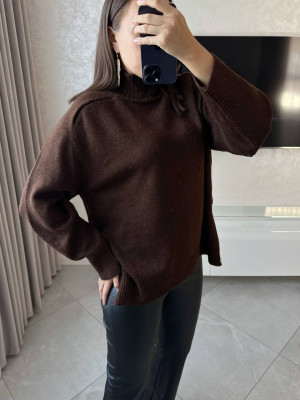 Вязаный женский свитер AMU-A2474T630