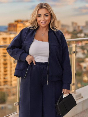 Прогулочный замшевый костюм EY-A734T23