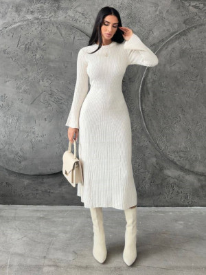 Стильное вязаное платье AMU-A3496T750