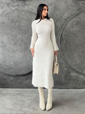 Стильное вязаное платье AMU-A3496T750