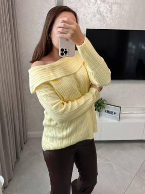 Красивый женский свитер AMU-A2108T599