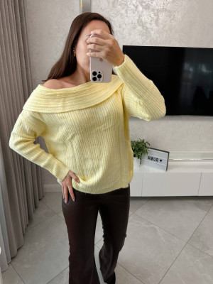 Красивый женский свитер AMU-A2108T599