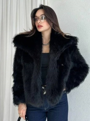 Стильна шубка із великим коміром AMU-A2059T1650