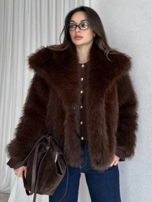 Стильна шубка із великим коміром AMU-A2059T1650