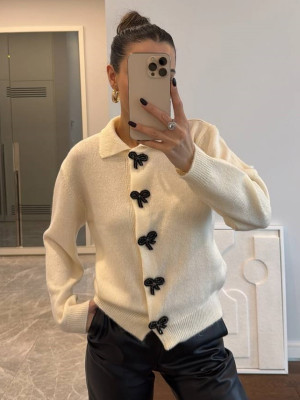 Кардиган із декоративними застібками AMU-A4575T670