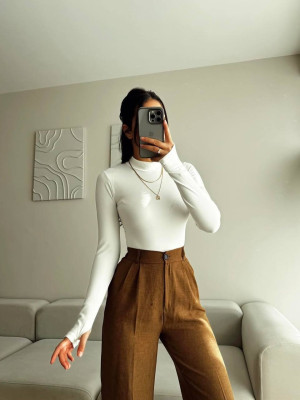 Базовый приталенный боди DMP-R1605T230