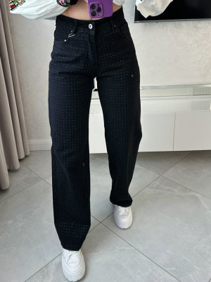 Джинсы украшены камнями AMU-A7453T999