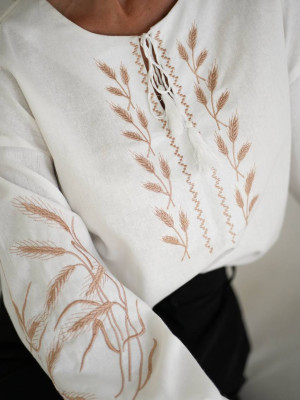 Красивая женская вышиванка KA-A7553T650