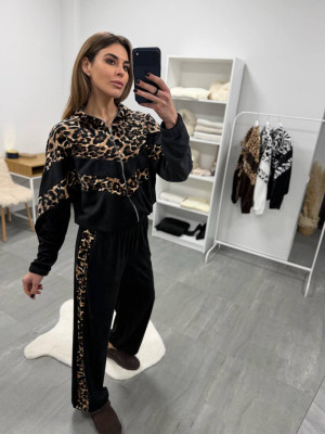 Велюровый костюм с принтом DMP-R1944T700