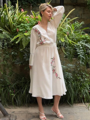 Льняное платье с вышивкой SOL-A3044T1100